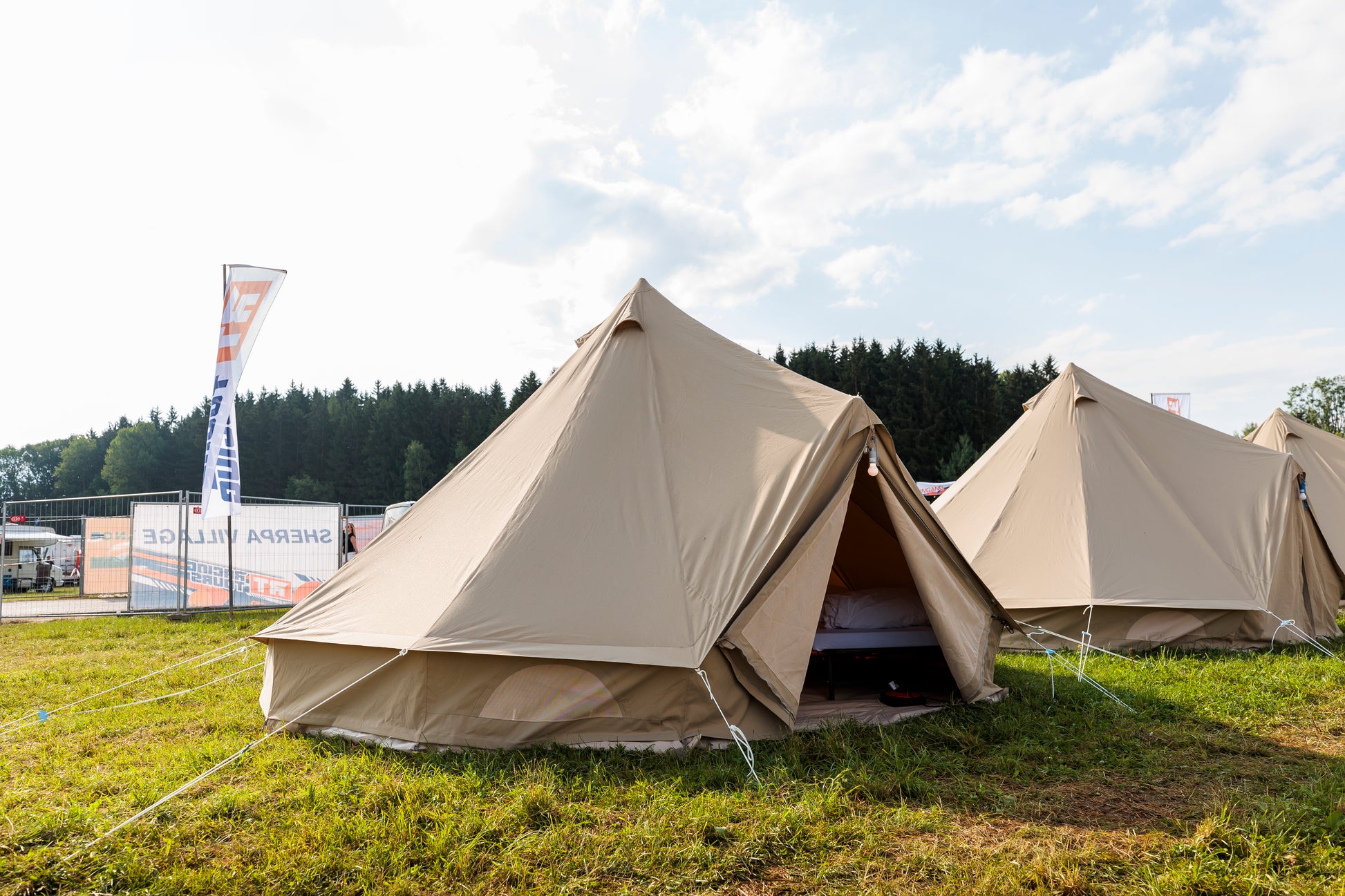 Slaap in een luxe tent op een camping en beleef de F1 in Hongarije